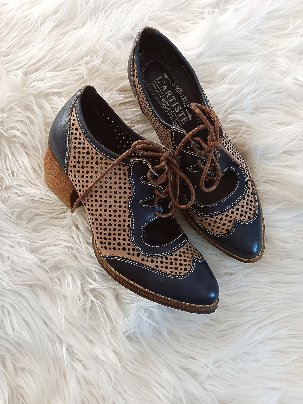 SPRING STEP L'ARTISTE PERFORATED TWO-TONE LACE UP GABRIEL OXFORD HEELS 37 | 7